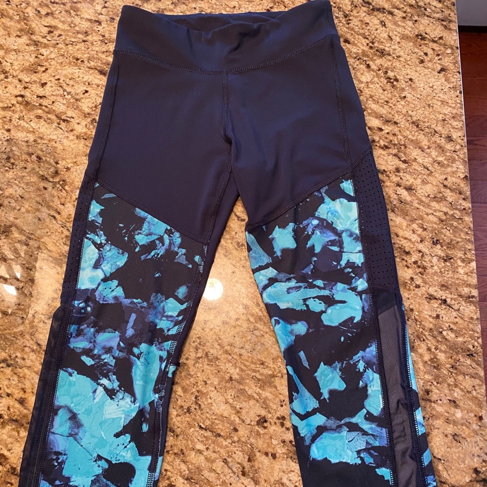 Aeropostale Live Love Dream Capri Leggings